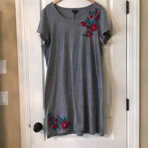 Embroidered T-shirt dress
